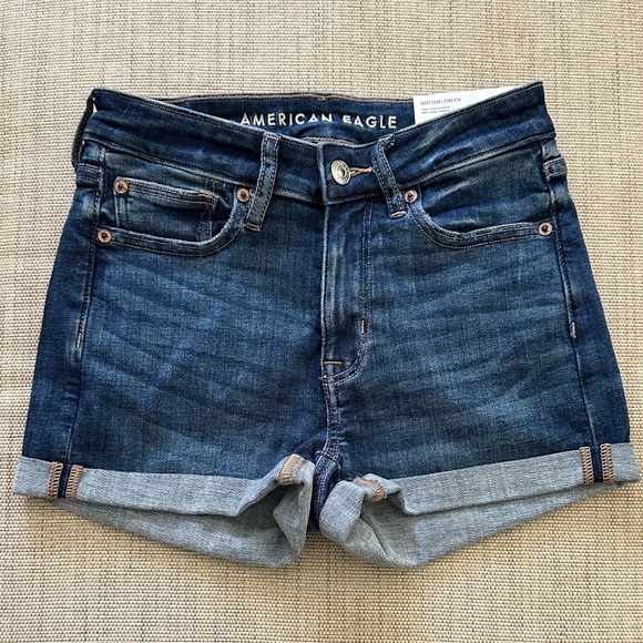 American Eagle High V-Rise Shortie Next Level Stretch Cuffed Hem NWT 24 Waist 00 - Picture 1 of 8